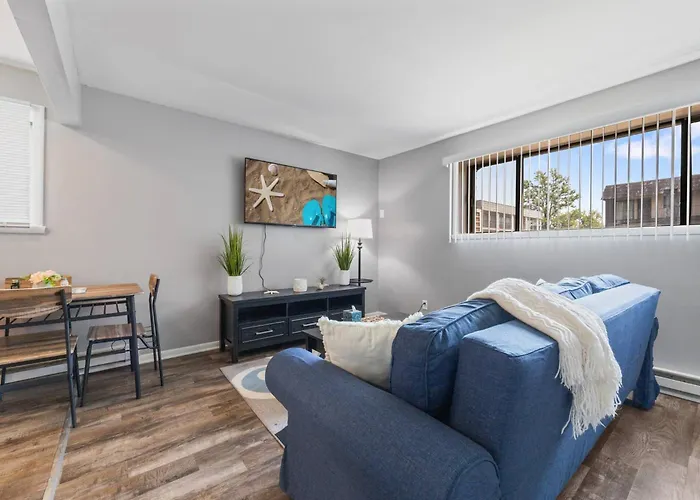 Large2br/great For Work Crews&families/desk/parkng Apartamento Aurora