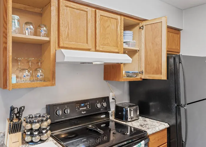 Large2br/great For Work Crews&families/desk/parkng Apartamento *
