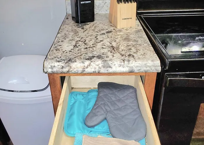 Large2br/great For Work Crews&families/desk/parkng Apartamento